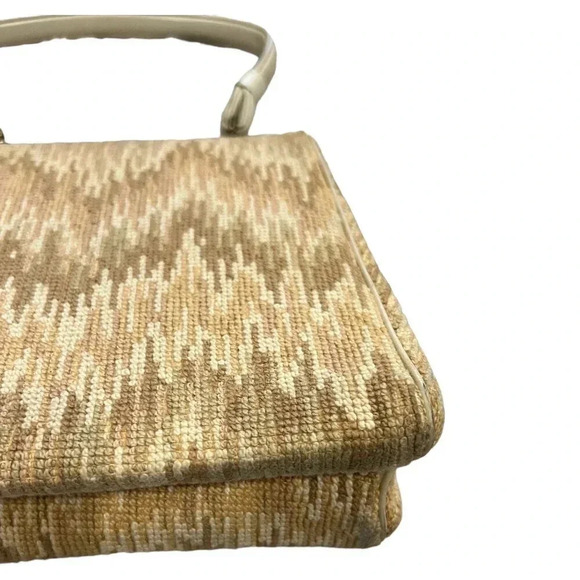 L and M Vintage Beige Carpet Handbag - Picture 2 of 7